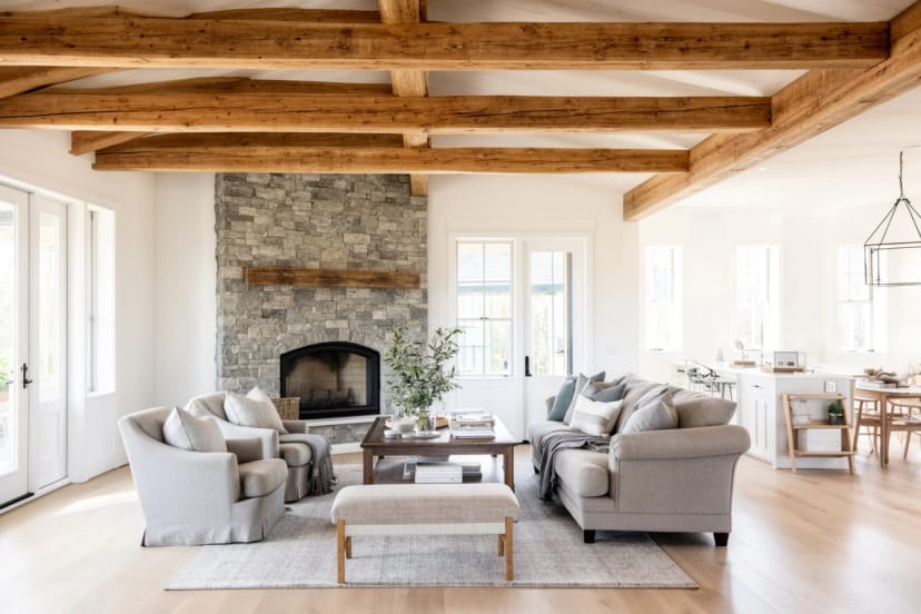 15 stilvolle Ideen, wie ein Wohnzimmer im modernen Landhausstil Gemütlichkeit und zeitgemäßes Flair verbindet